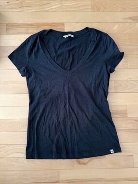 TNA Black V-Neck Women's Tee